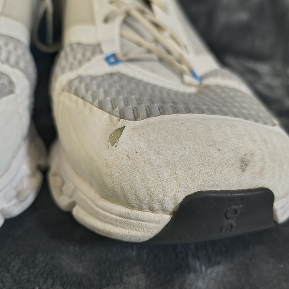 On Running Cloudflyer Men's Athletic Shoes in White and Blue - Picture 2 of 7